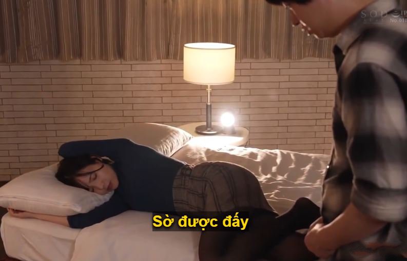 Một Đêm Đam Mê Cùng Nữ Phát Thanh Viên Nổi Tiếng Trong Phòng Khách Sạn Bí Ẩn