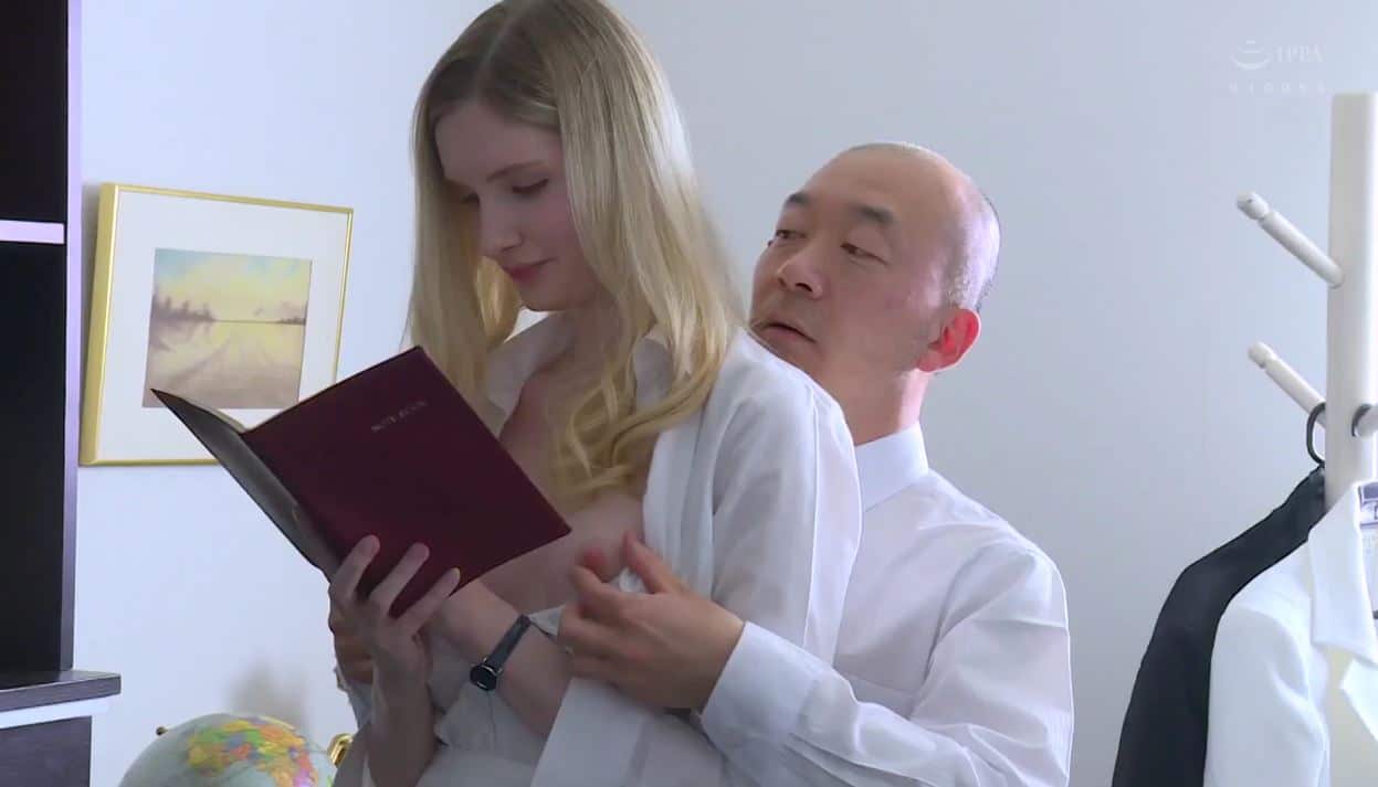 Vợ chấp nhận làm người tình cho đối tác của chồng để trả nợ