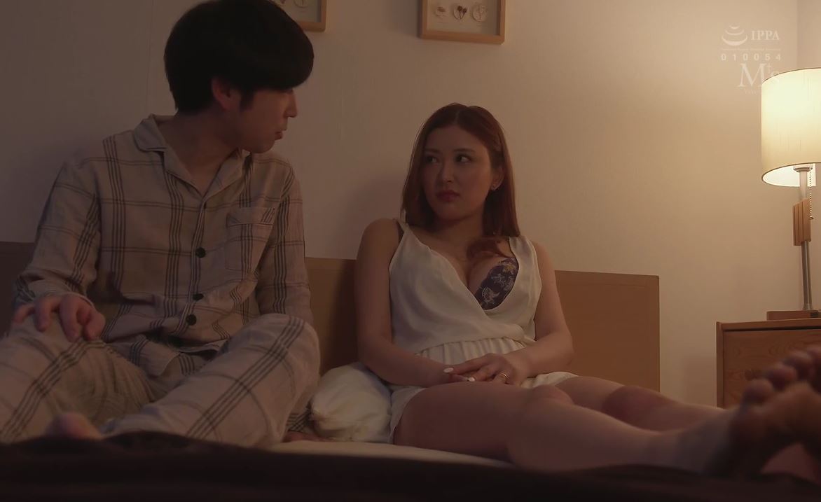 Vợ thì ngon nhưng chồng lại yếu sinh lý và tình cờ gã hàng xóm biết được